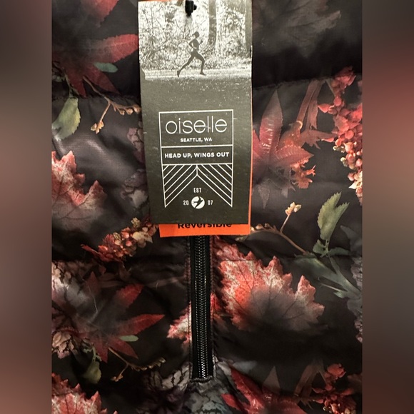 Oiselle Size S Reversible Flip Side Puffy Vest NWT - Picture 3 of 8